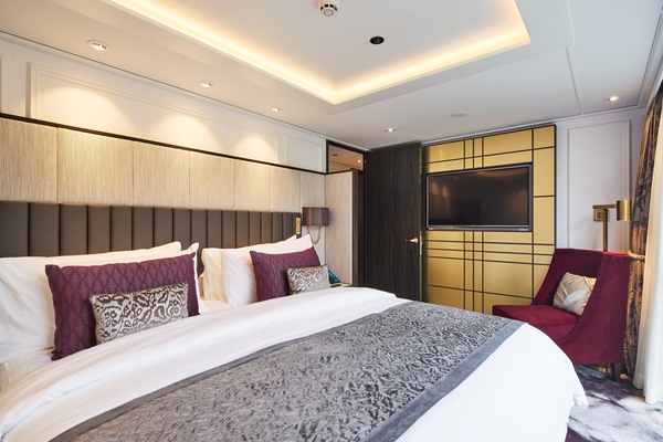 Riverside Luxury Cruises DEBUSSY BACH RAVEL Suite - Ian Schemper Photography 0.jpg